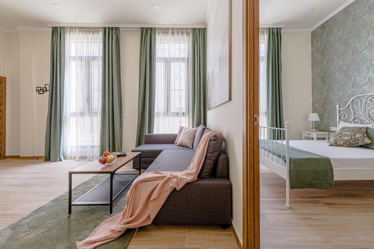 Simone Apartments Madrid Bagian luar foto
