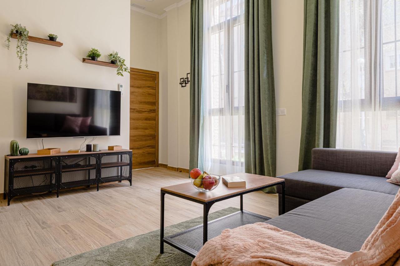 Simone Apartments Madrid Bagian luar foto