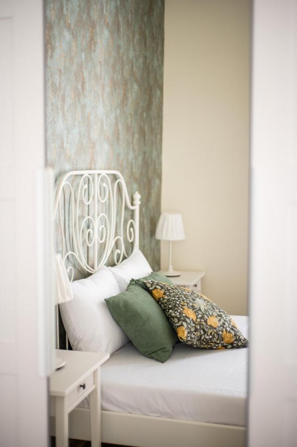 Simone Apartments Madrid Bagian luar foto