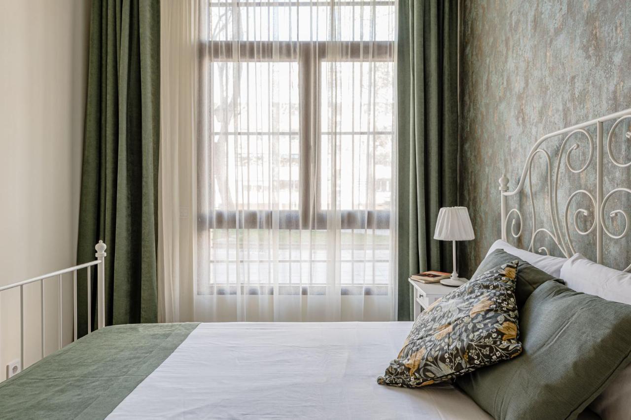 Simone Apartments Madrid Bagian luar foto